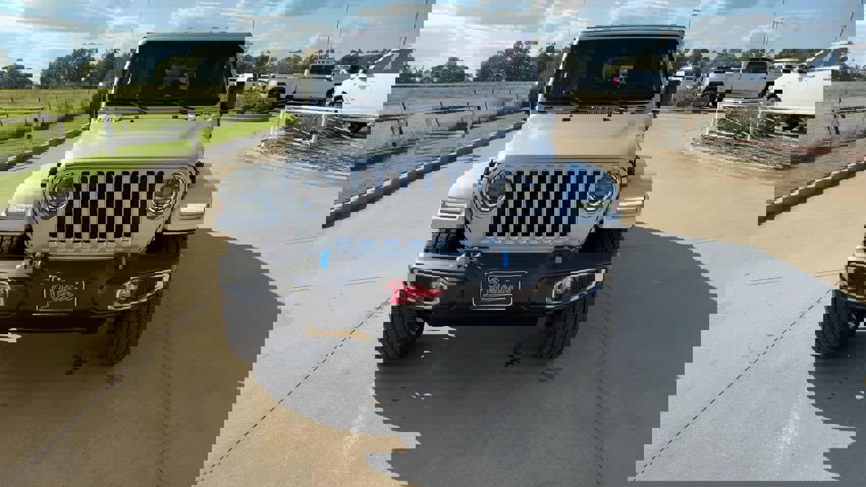 2023 Jeep Wrangler 4xe Sahara photo 3