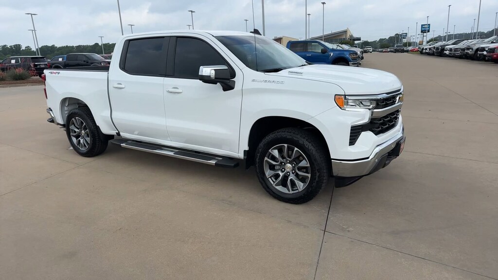 Used 2025 Chevrolet Silverado 1500 LT 4WD Crew Cab 147 LT w/1LT