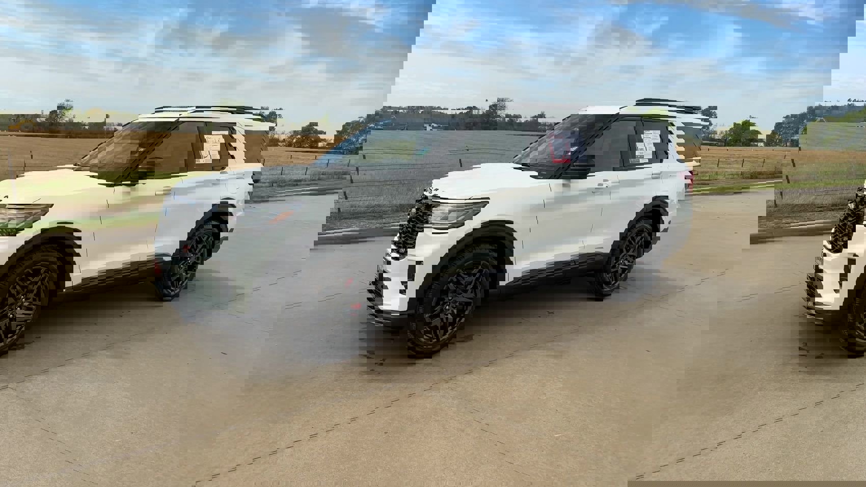 2025 Ford Explorer ST photo 4