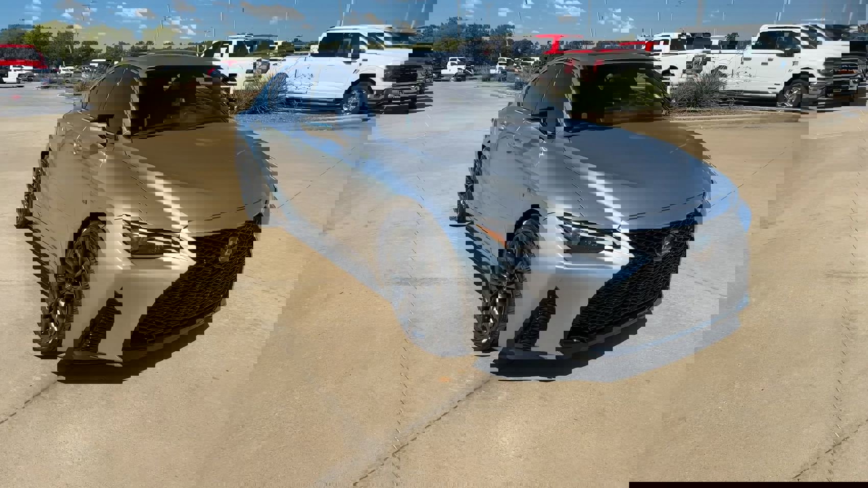 2025 Lexus IS 350 F SPORT photo 3