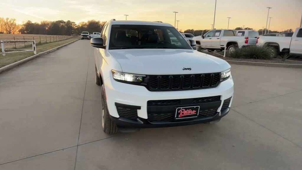 New 2025 Jeep Grand Cherokee L Laredo Sport Utility