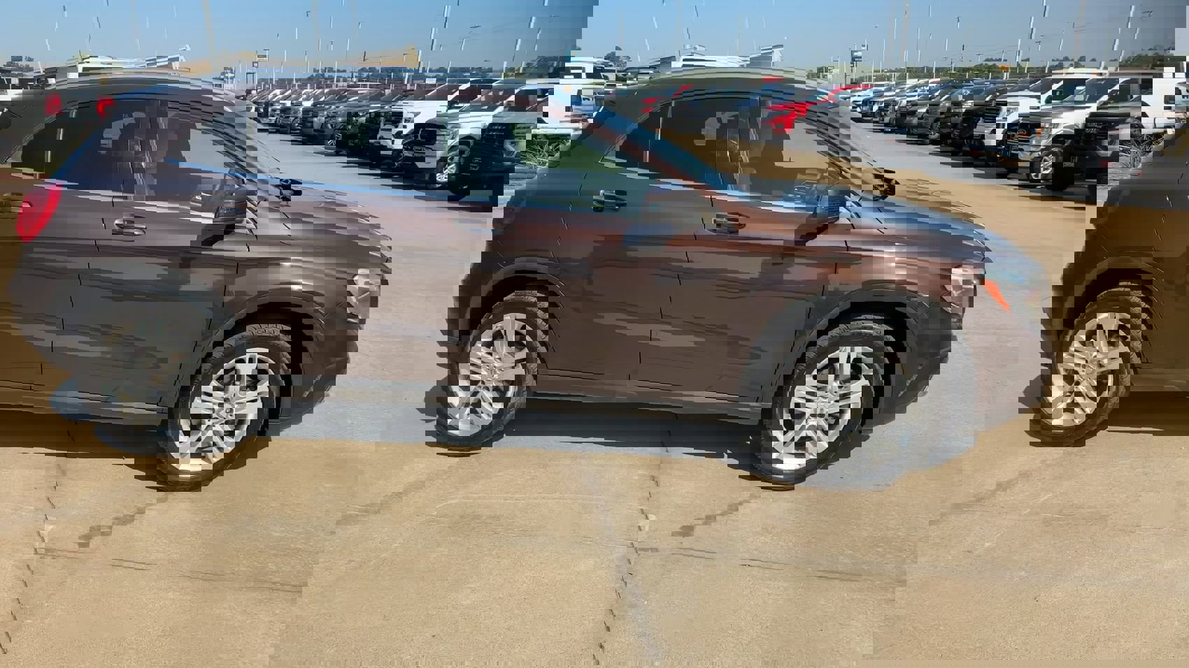 2015 Mercedes Benz GLA 250 photo 2