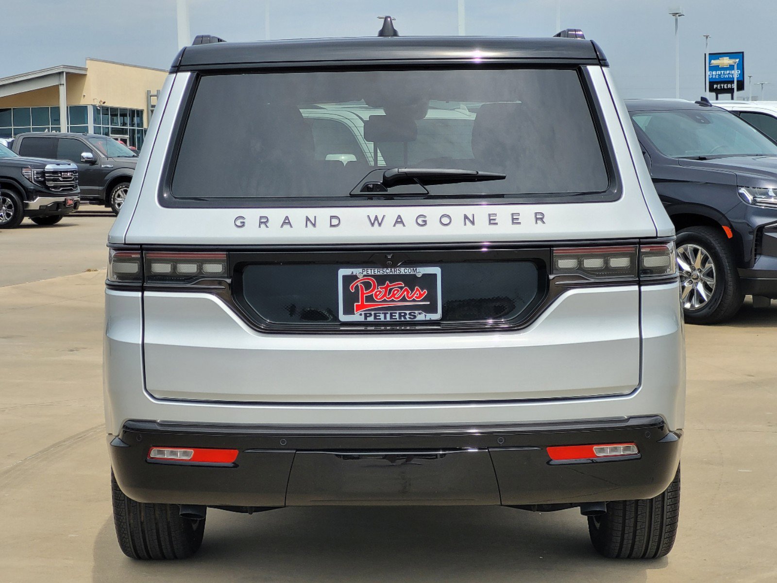 2024 Jeep Grand Wagoneer II photo 4