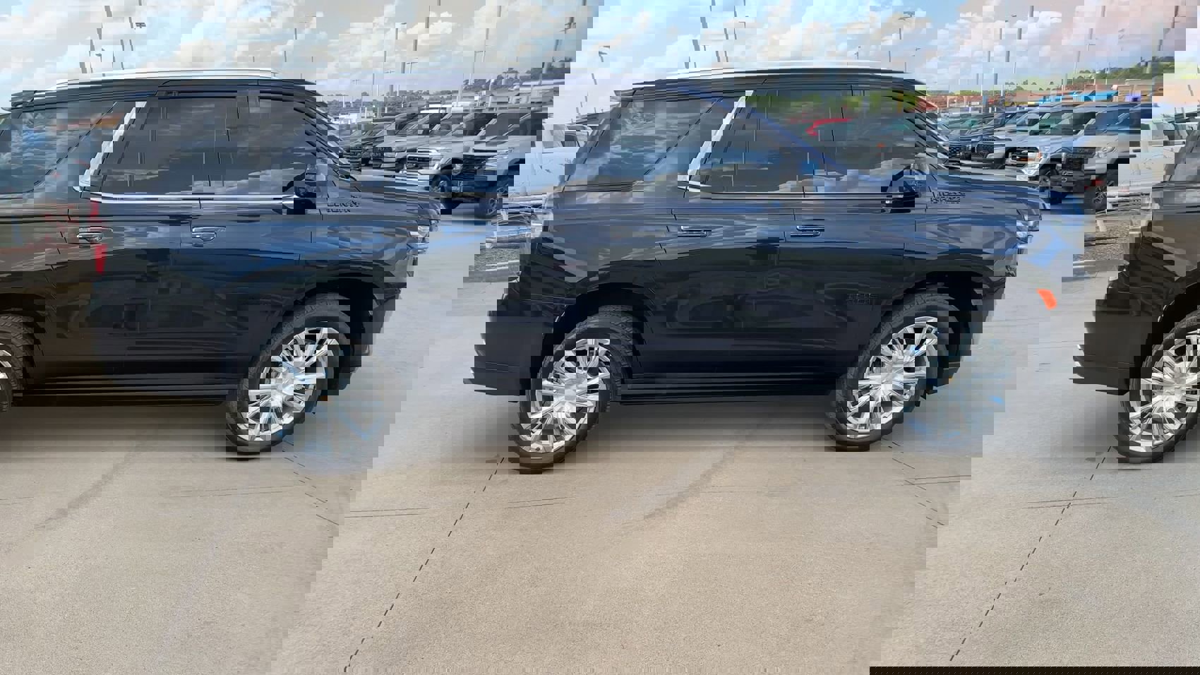 2024 Chevrolet Tahoe High Country photo 2