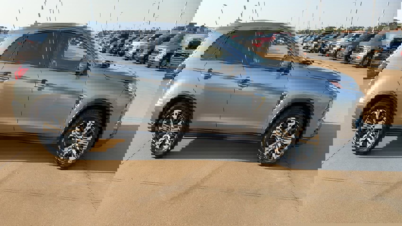2024 Mitsubishi Outlander Sport S photo 2