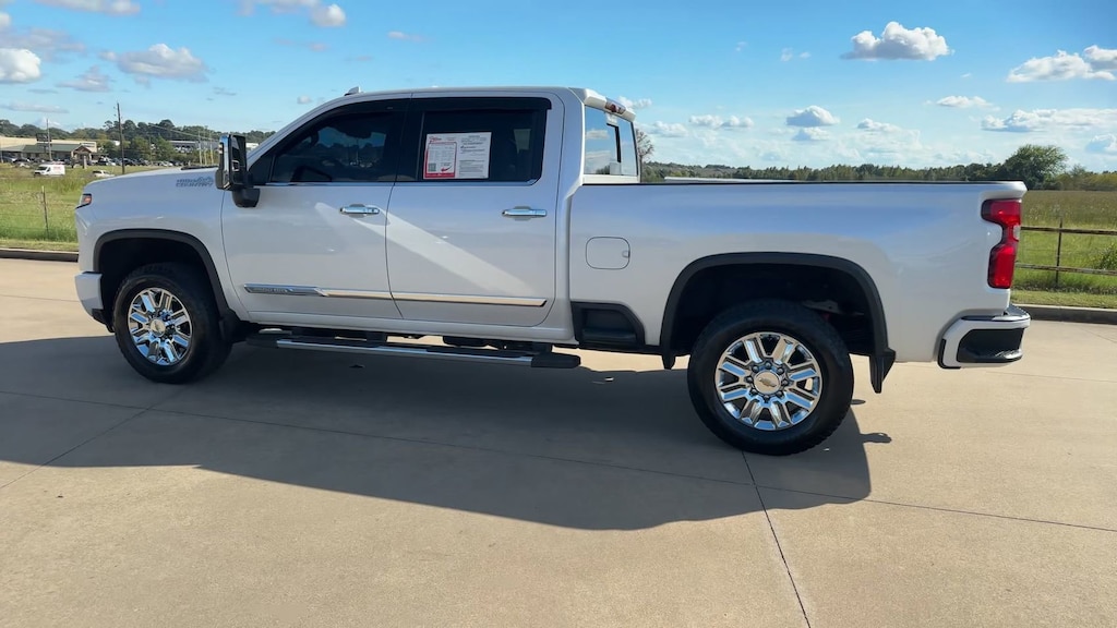 Used 2024 Chevrolet Silverado 2500HD High Country 4WD Crew Cab 159 High Country