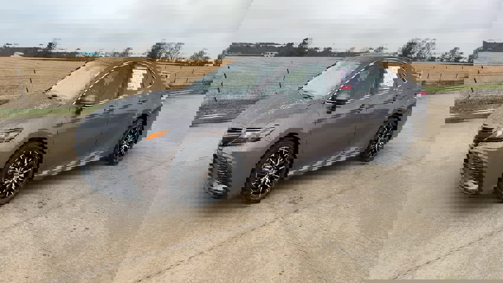 2022 Toyota Camry SE photo 4