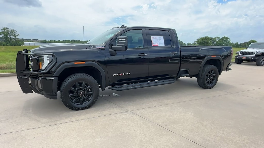 Used 2024 GMC Sierra 2500HD AT4 4WD Crew Cab 172 AT4