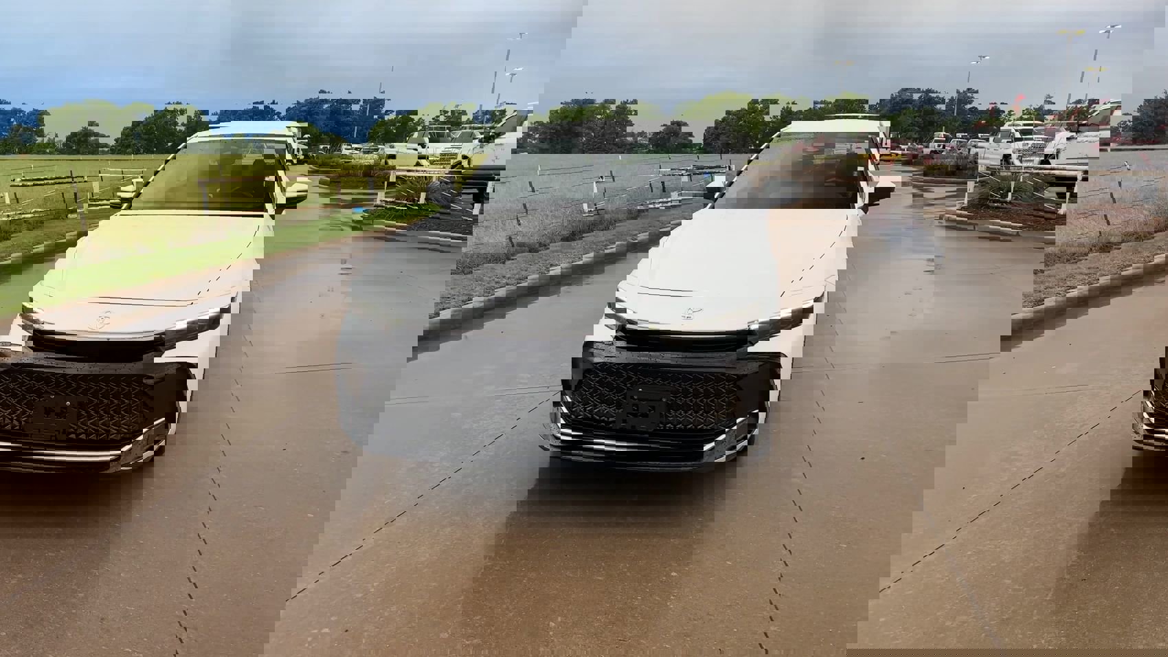 2023 Toyota Crown XLE photo 3