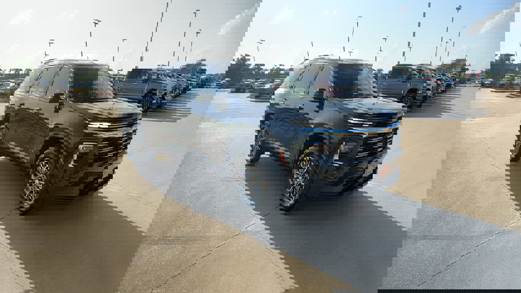 2024 Chevrolet Traverse 2LT photo 2