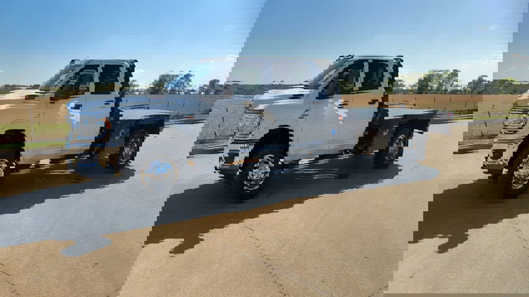2024 Ram 3500 Tradesman SLT Laramie Limited photo 4