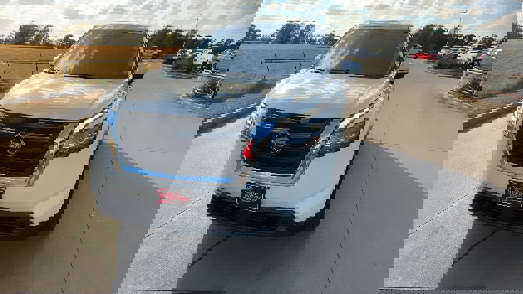 2022 Nissan Pathfinder S photo 2