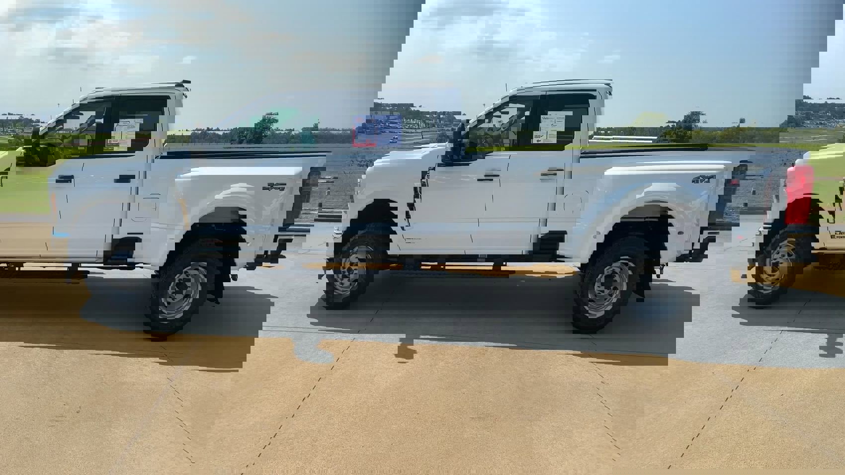 2024 Ford F-350 XLT photo 4