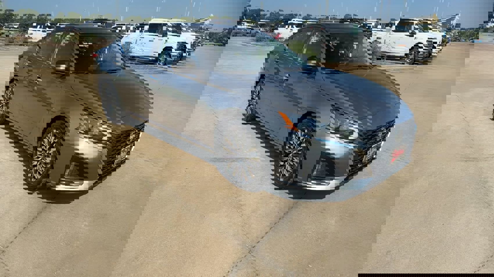 2024 Nissan Altima 2.5 SV photo 3