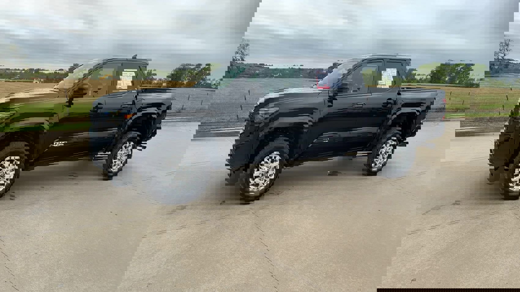 2024 Toyota Tacoma SR5 Double Cab photo 4