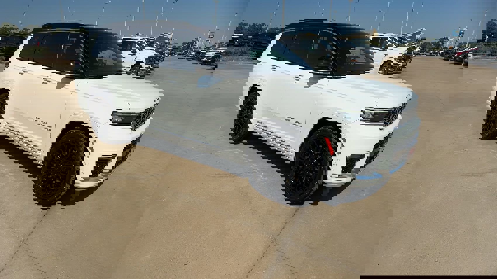 2021 Jeep Grand Cherokee L Summit Reserve photo 3