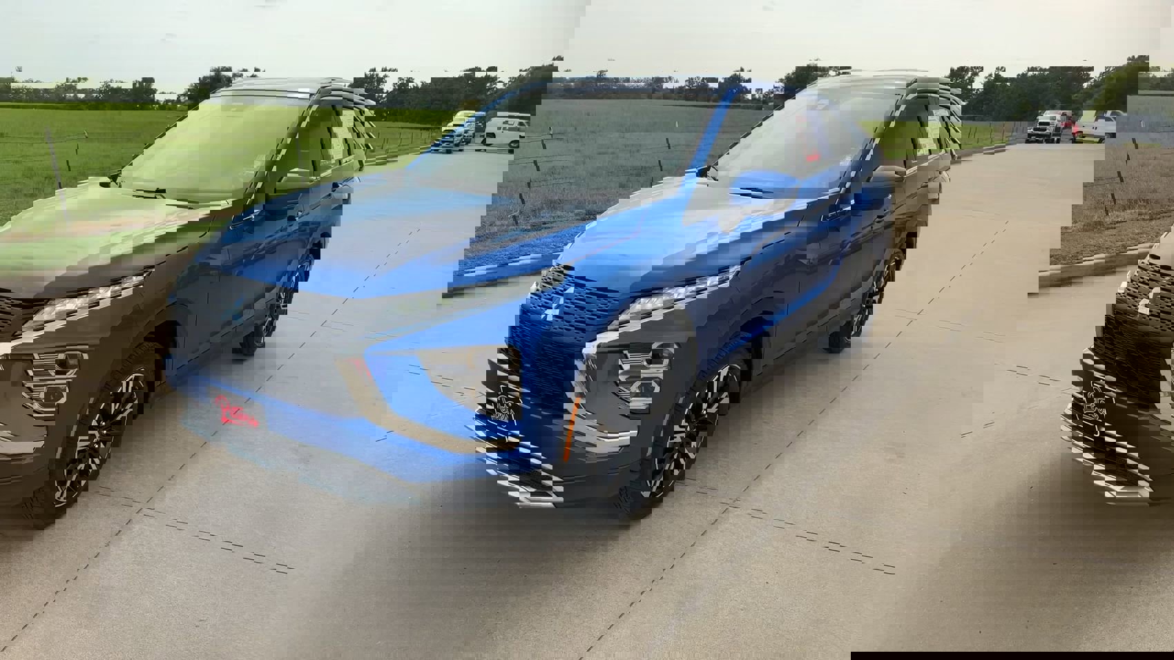 2024 Mitsubishi Eclipse Cross SE photo 3
