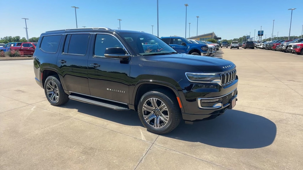 New 2025 Jeep Wagoneer Base Sport Utility