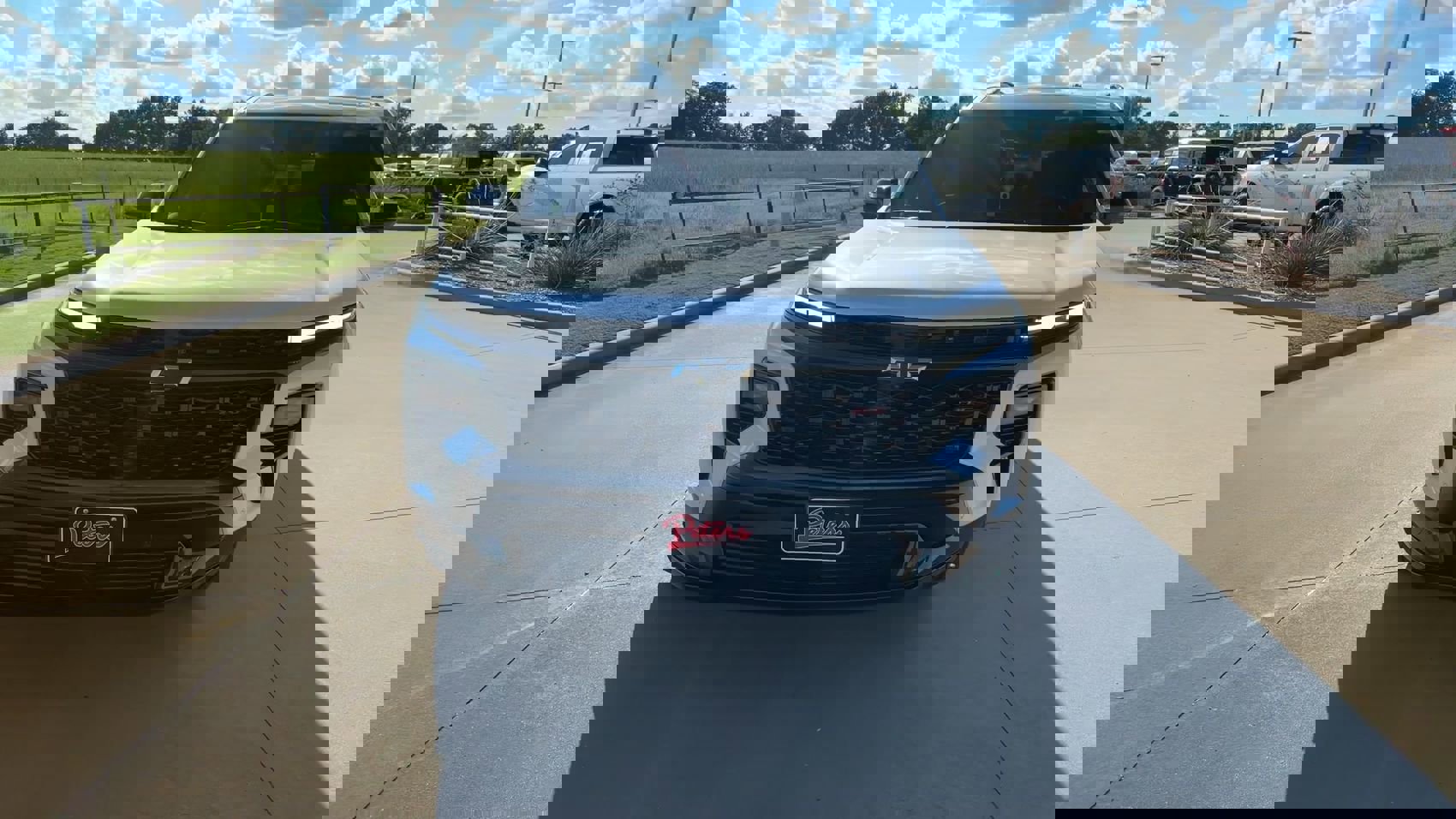 2024 Chevrolet Traverse RS photo 2