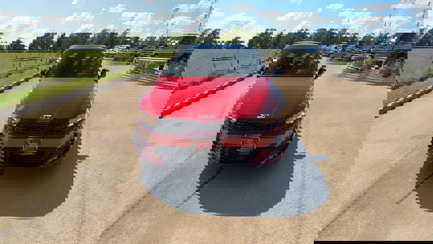 2024 Kia K5 GT-Line photo 3