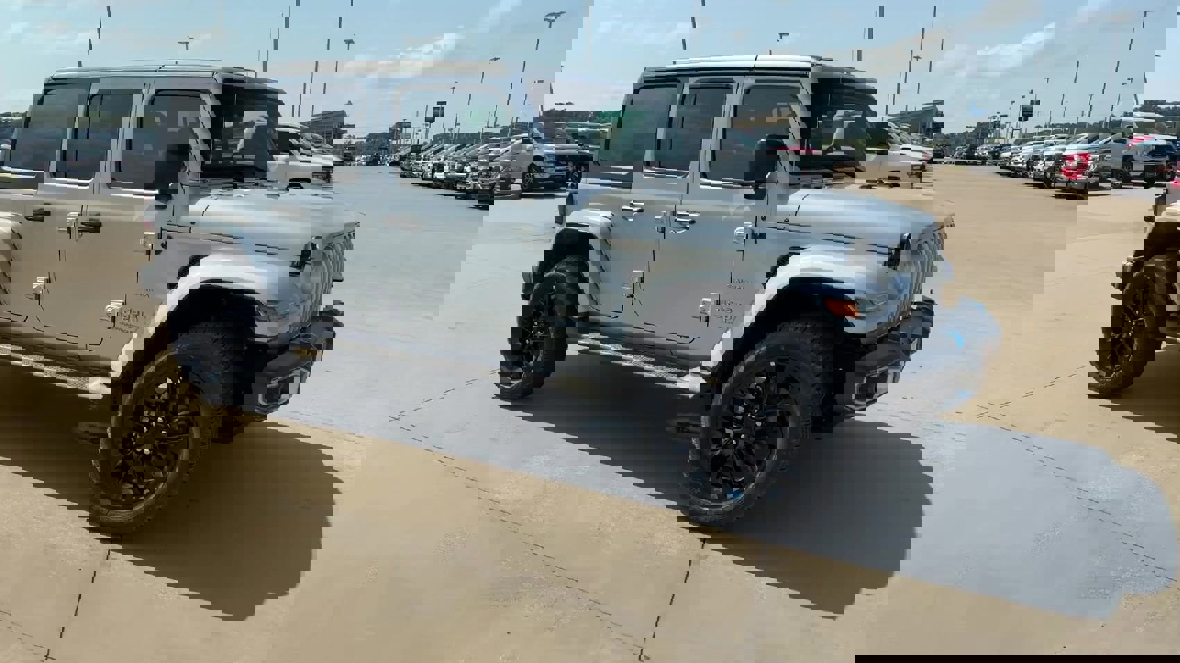 2023 Jeep Wrangler Sahara photo 2