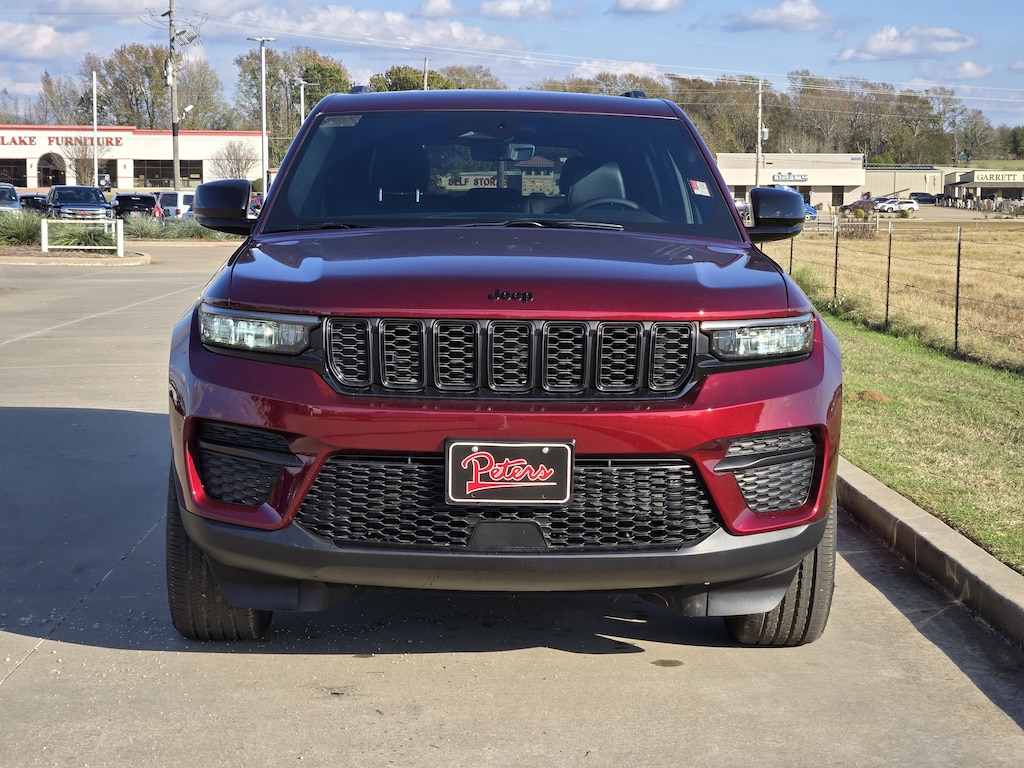 New 2025 Jeep Grand Cherokee Laredo Sport Utility