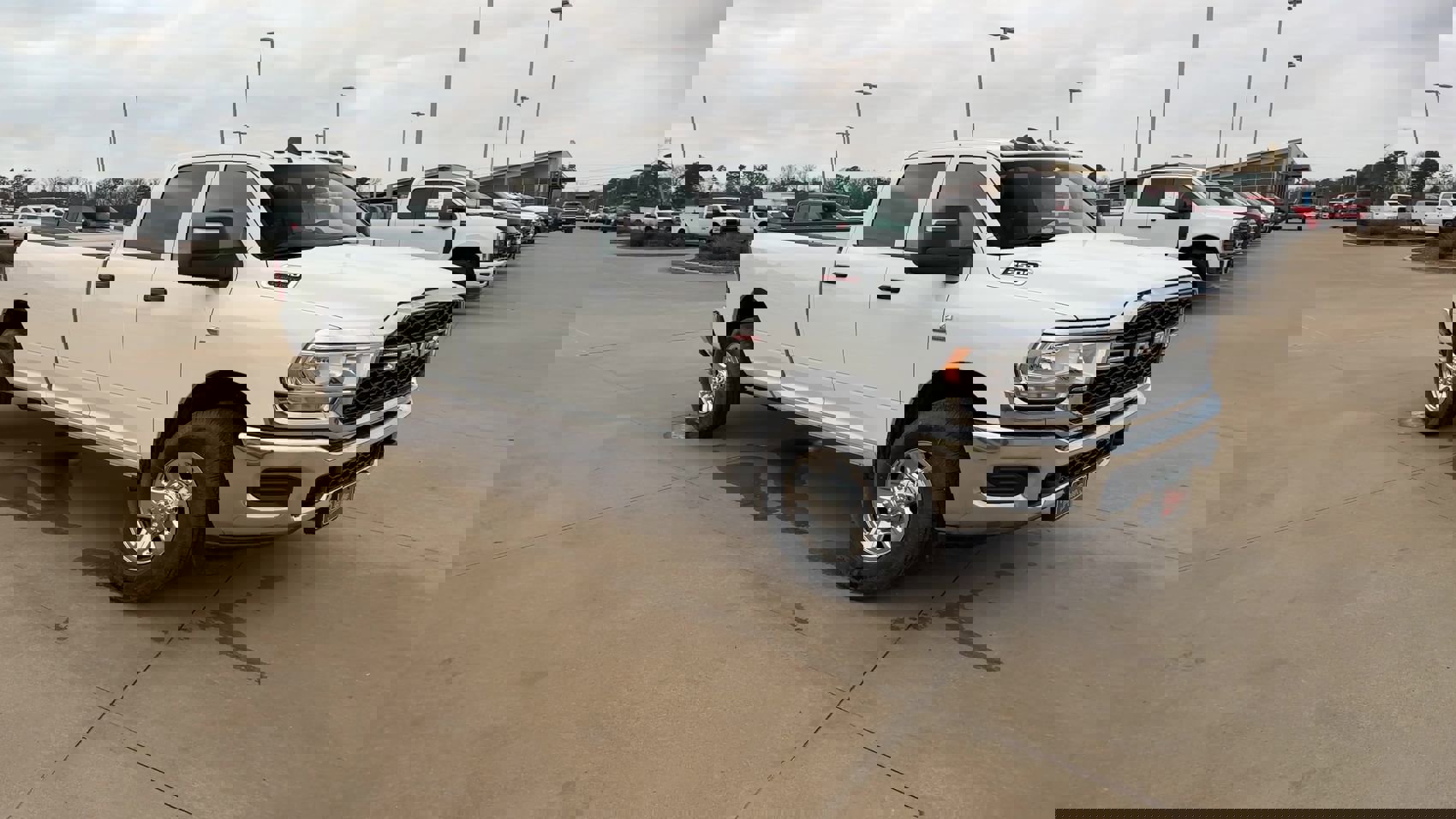 2024 Ram 2500 Tradesman photo 2