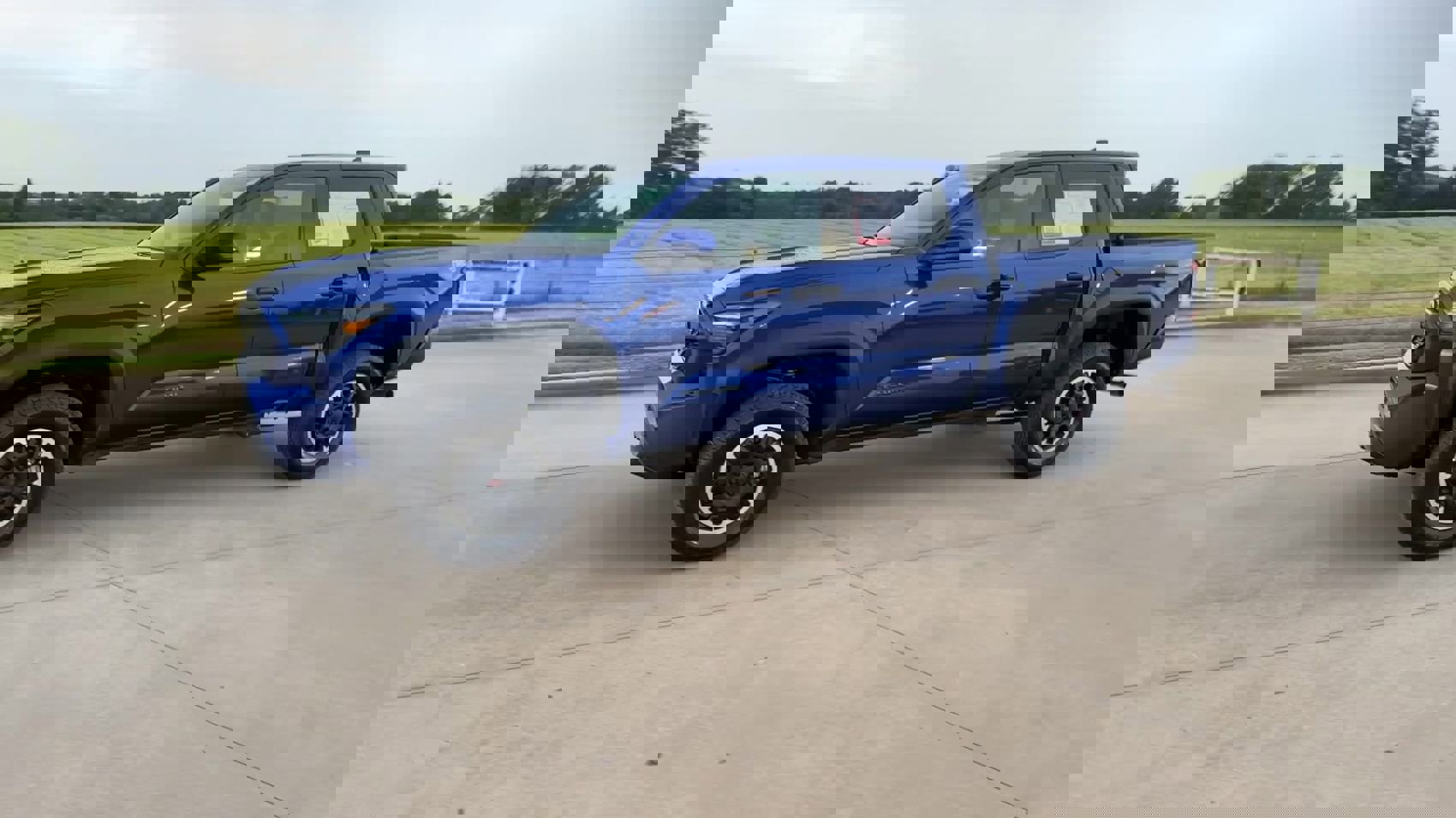 2024 Toyota Tacoma TRD Off-Road photo 4