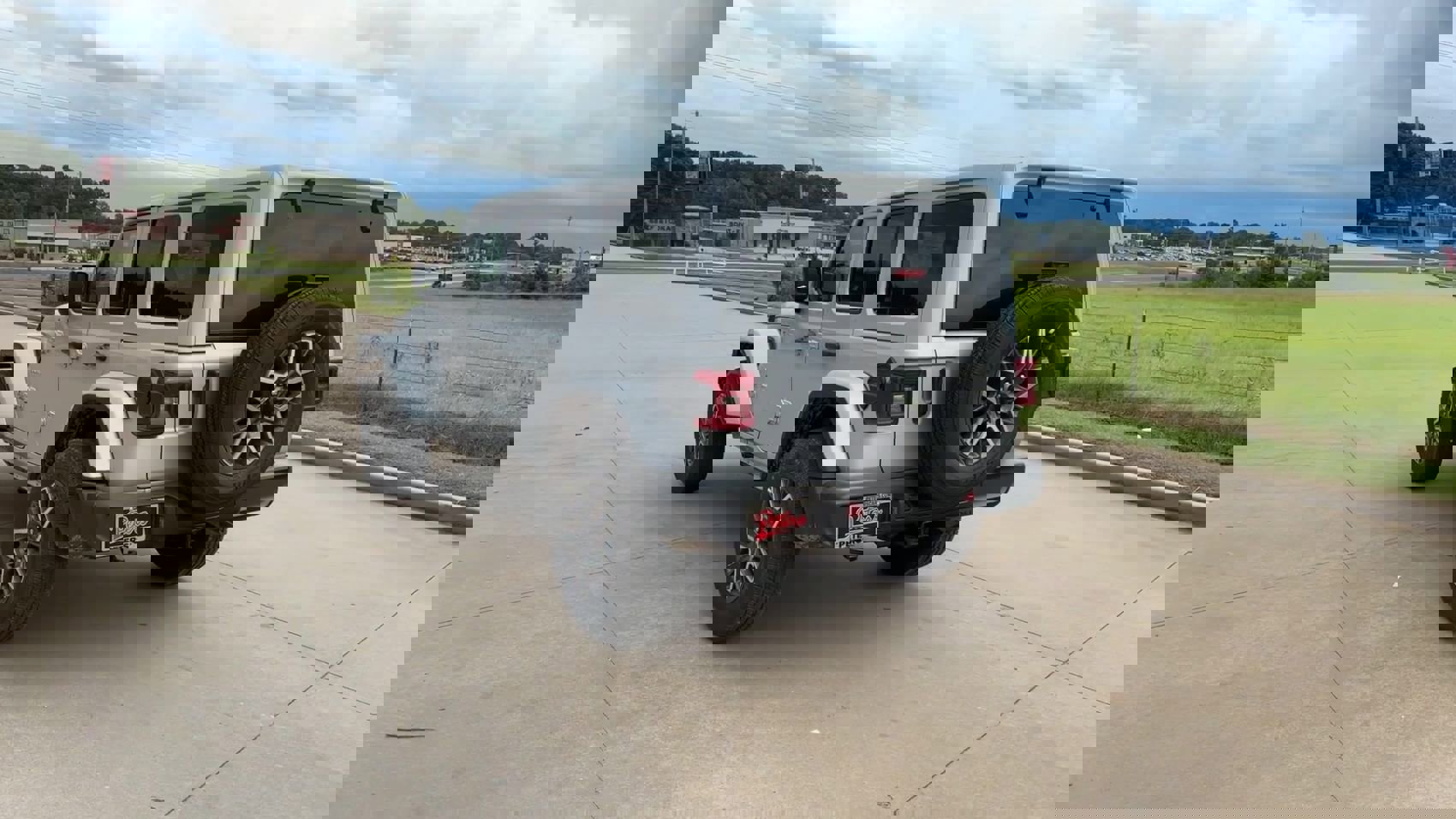 2024 Jeep Wrangler Sahara photo 2