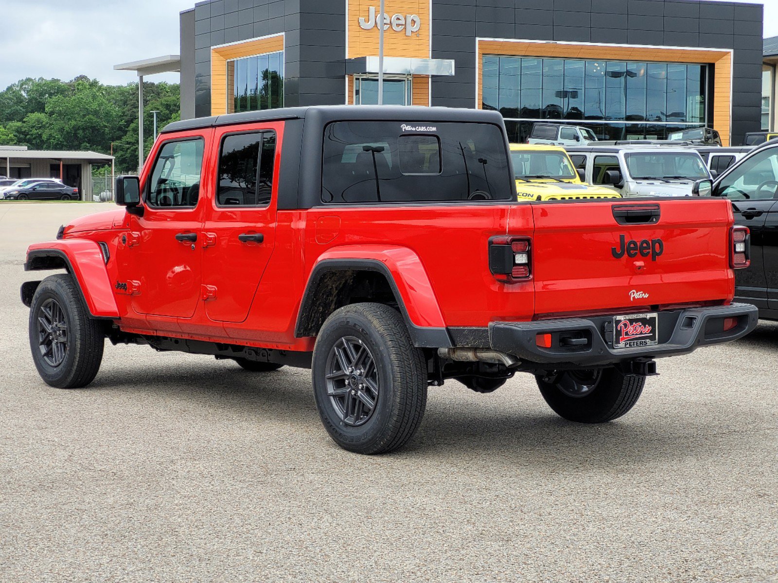2024 Jeep Gladiator Sport photo 3