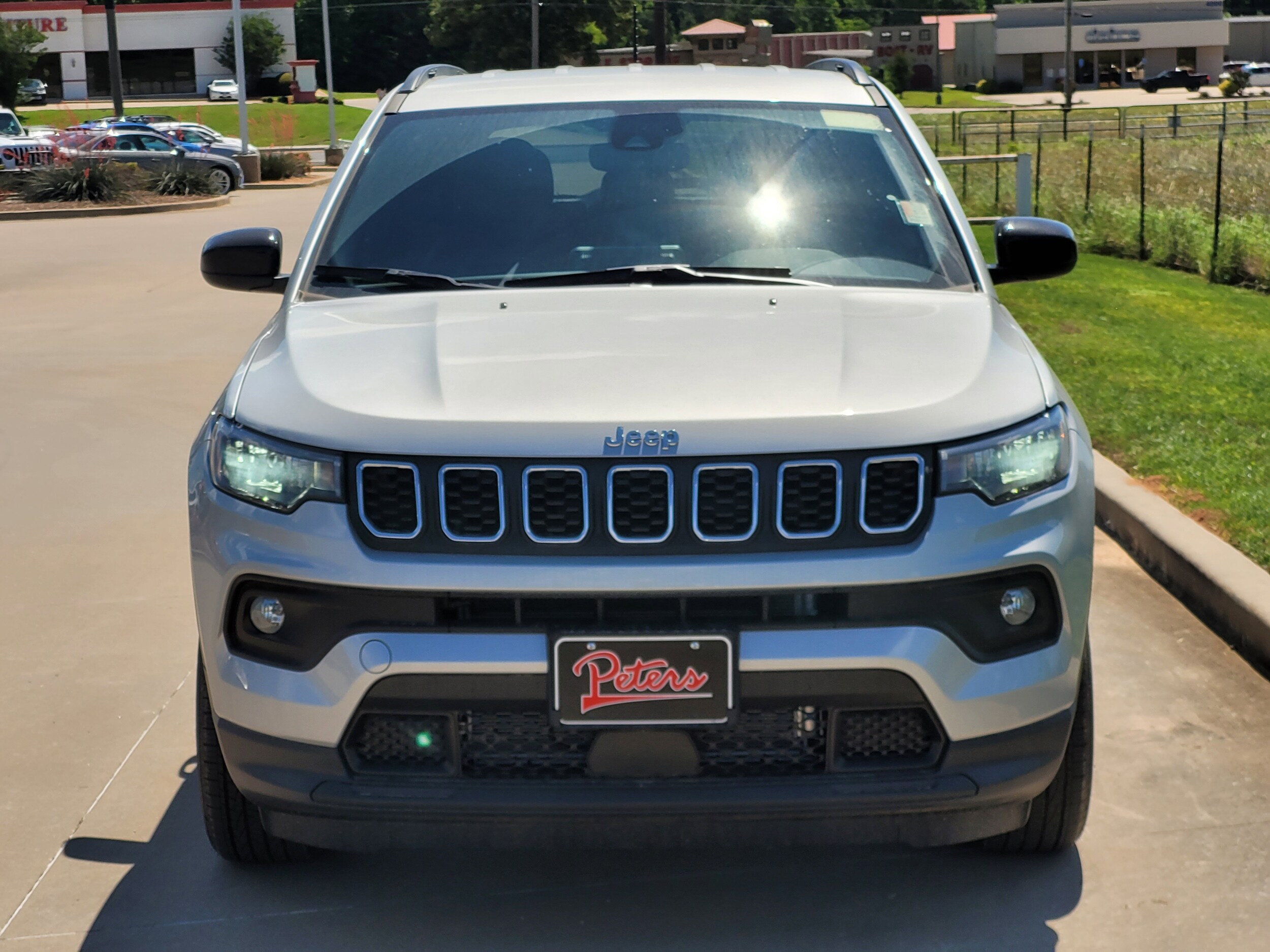 2025 Jeep Compass Latitude photo 2