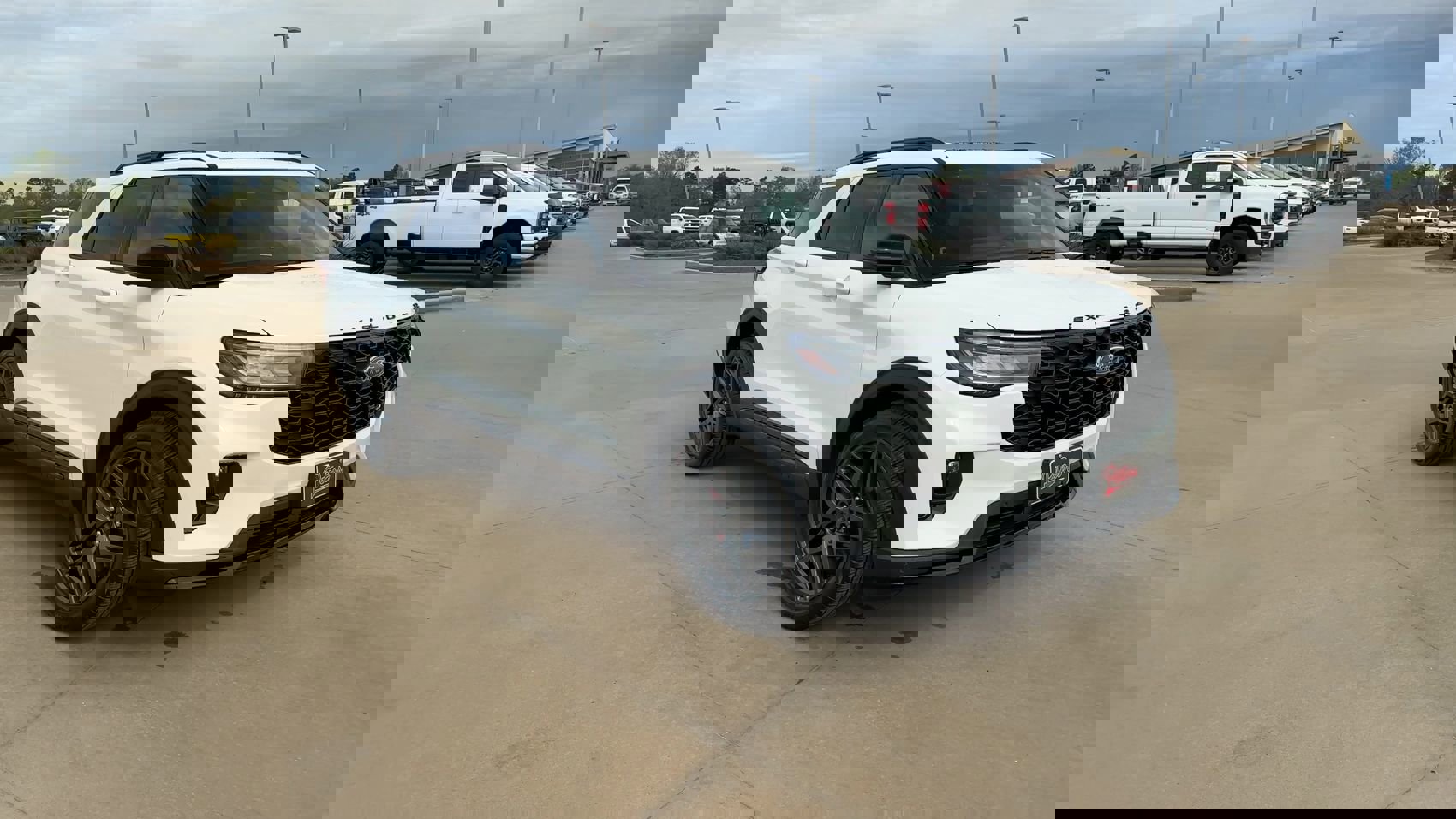 2025 Ford Explorer ST photo 2
