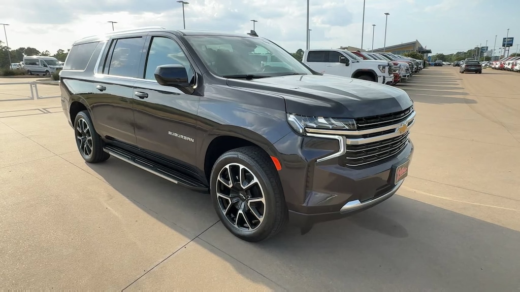 Used 2024 Chevrolet Suburban LT 4WD LT