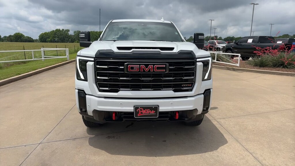 Used 2025 GMC Sierra 2500HD AT4 4WD Crew Cab 159 AT4