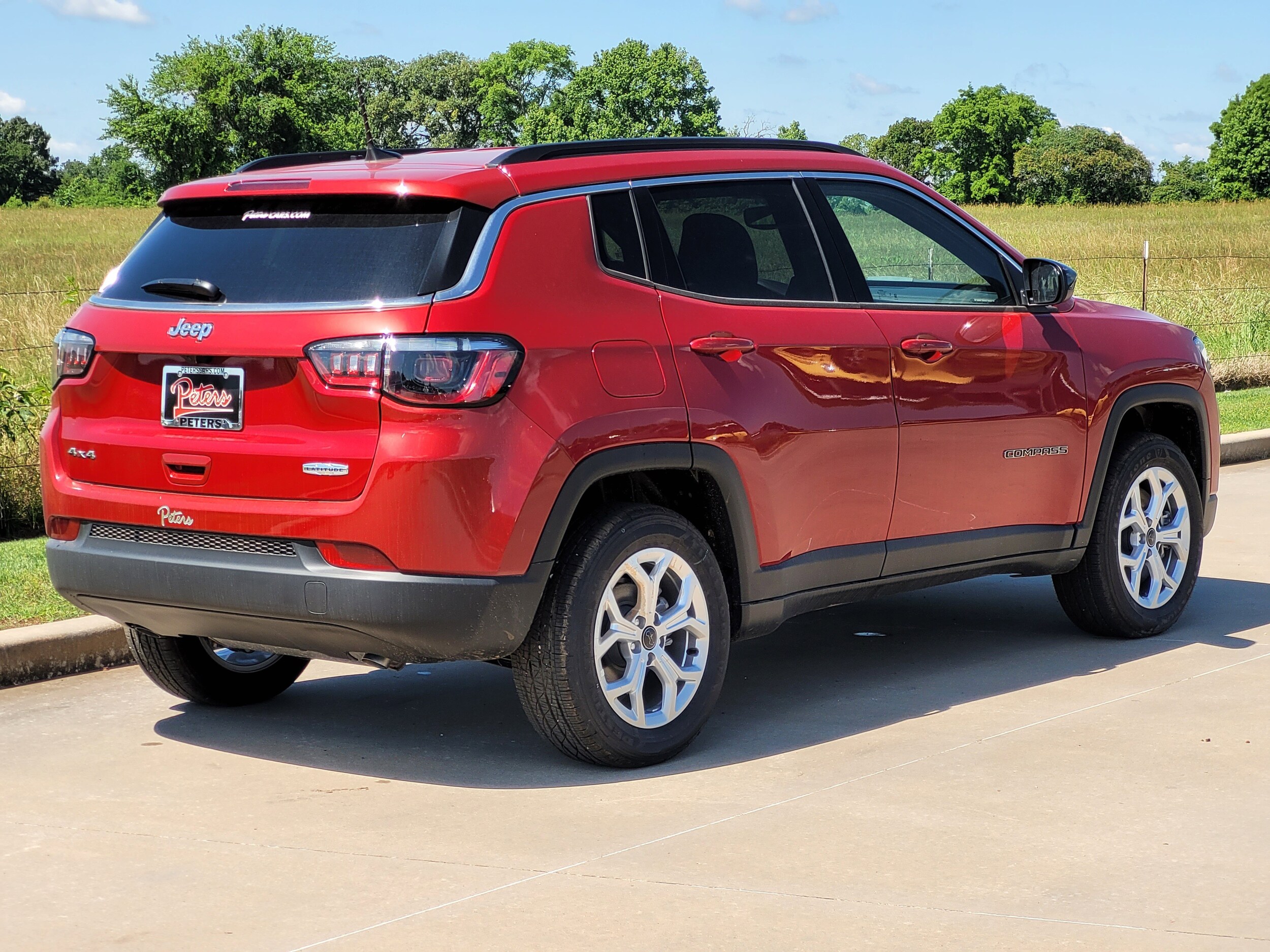 2025 Jeep Compass Latitude photo 3