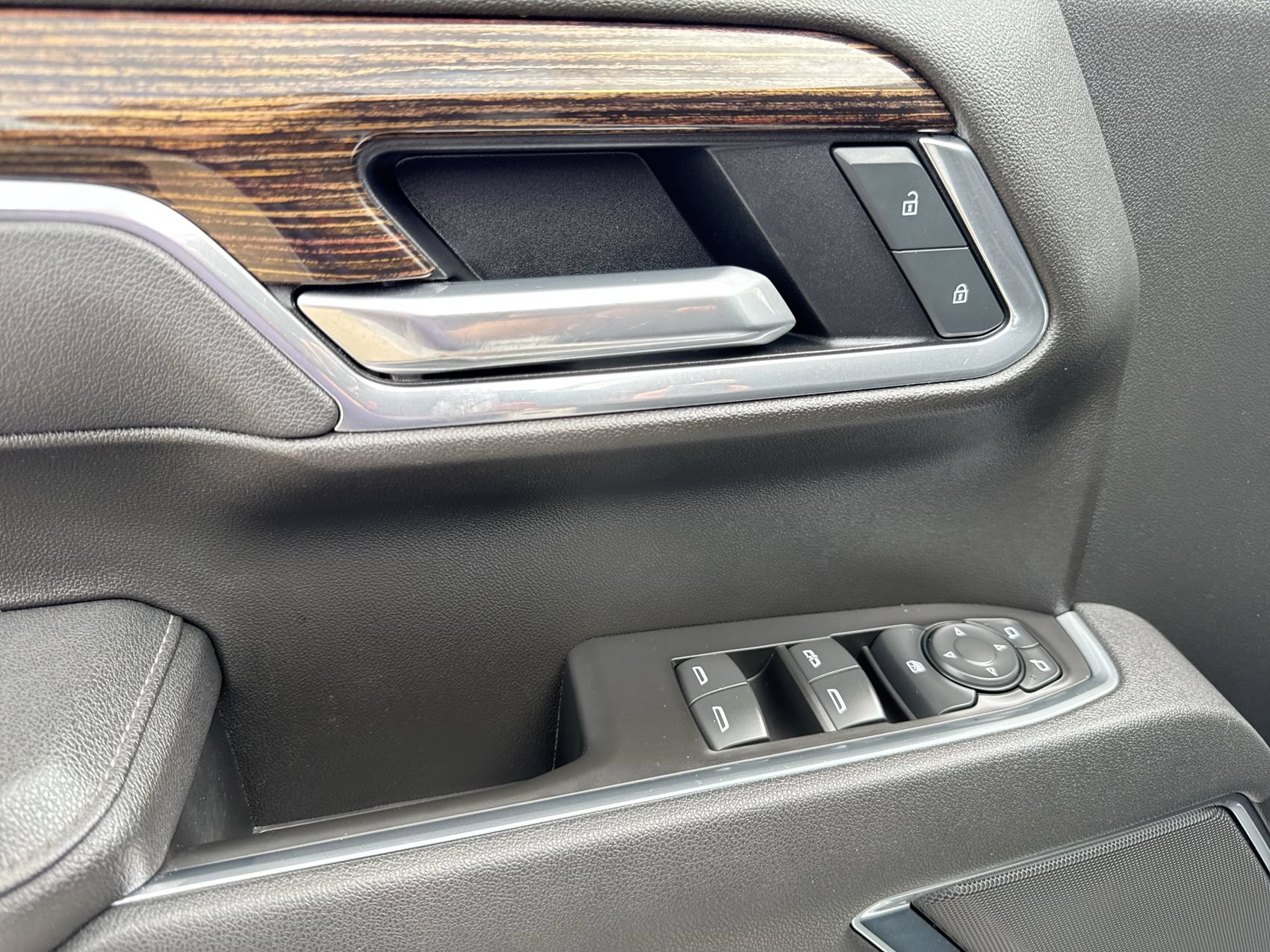 2025 GMC Sierra 1500 Elevation - Photo 13
