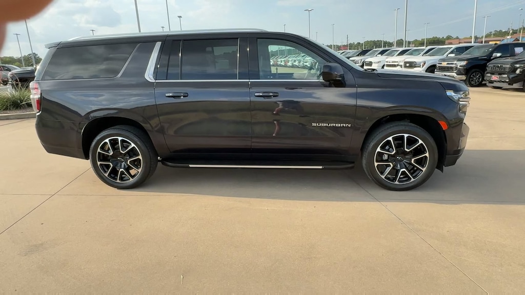 Used 2024 Chevrolet Suburban LT 4WD LT