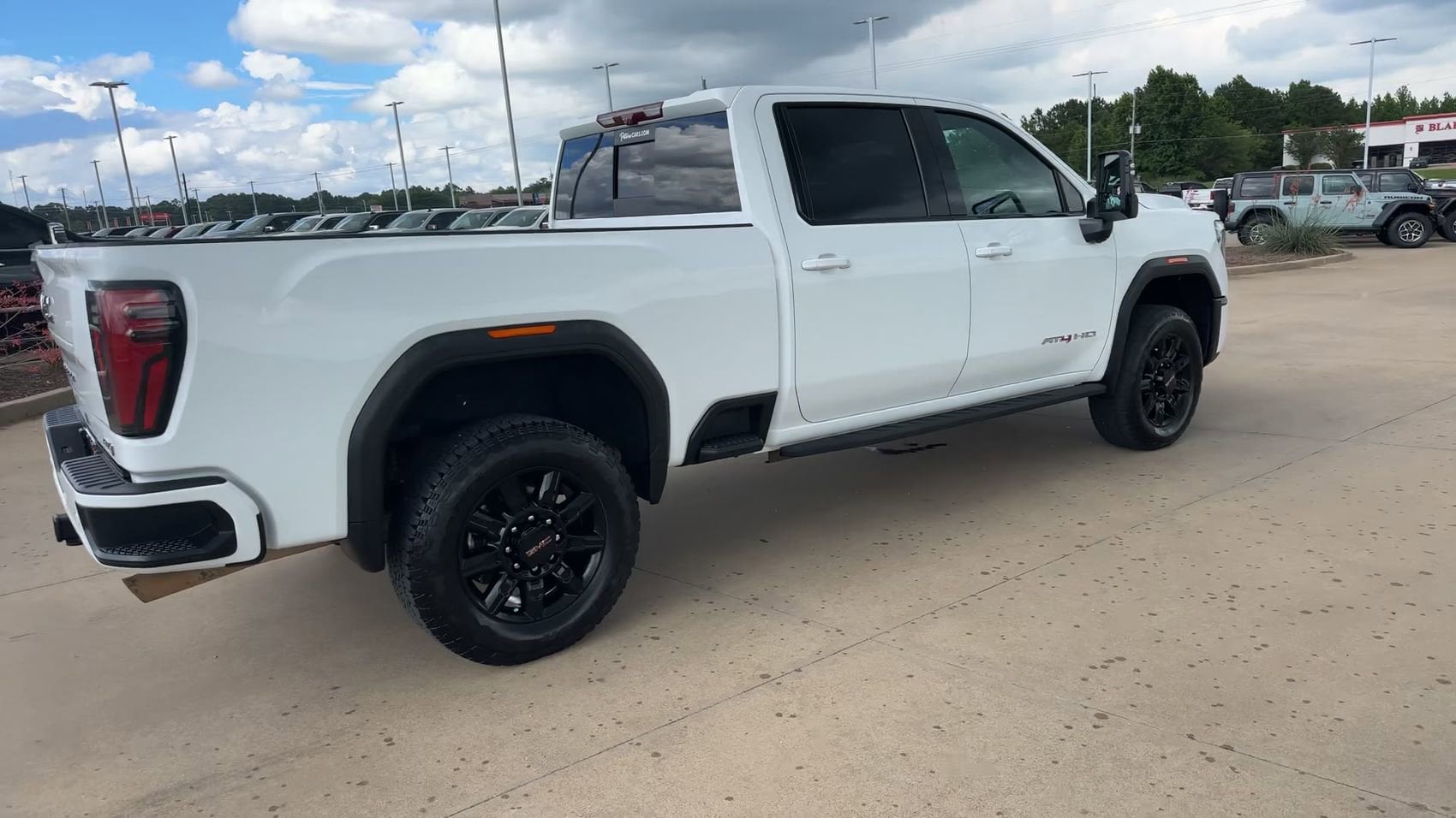 2024 GMC Sierra 2500HD AT4 - Photo 8