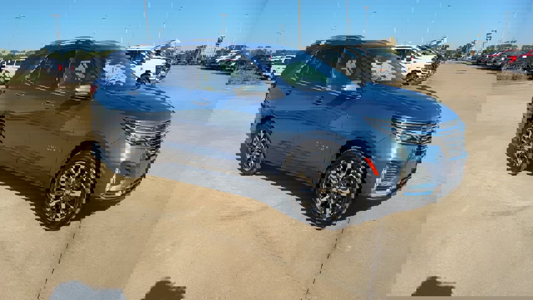 2024 Chevrolet Equinox Premier photo 3