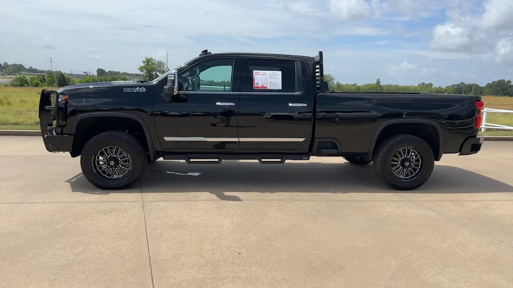 Used 2024 Chevrolet Silverado 3500HD High Country 4WD Crew Cab 172 High Country