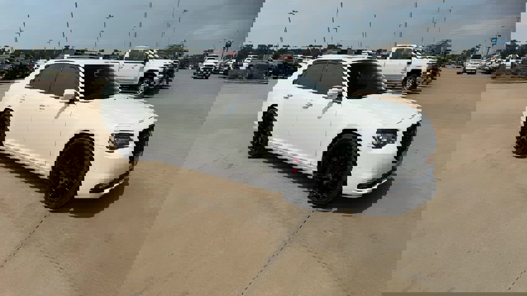 2023 Chrysler 300 photo 2