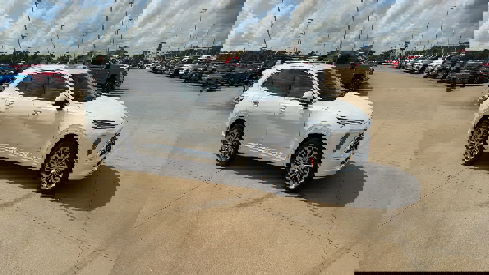 2024 Buick Envision Avenir photo 2