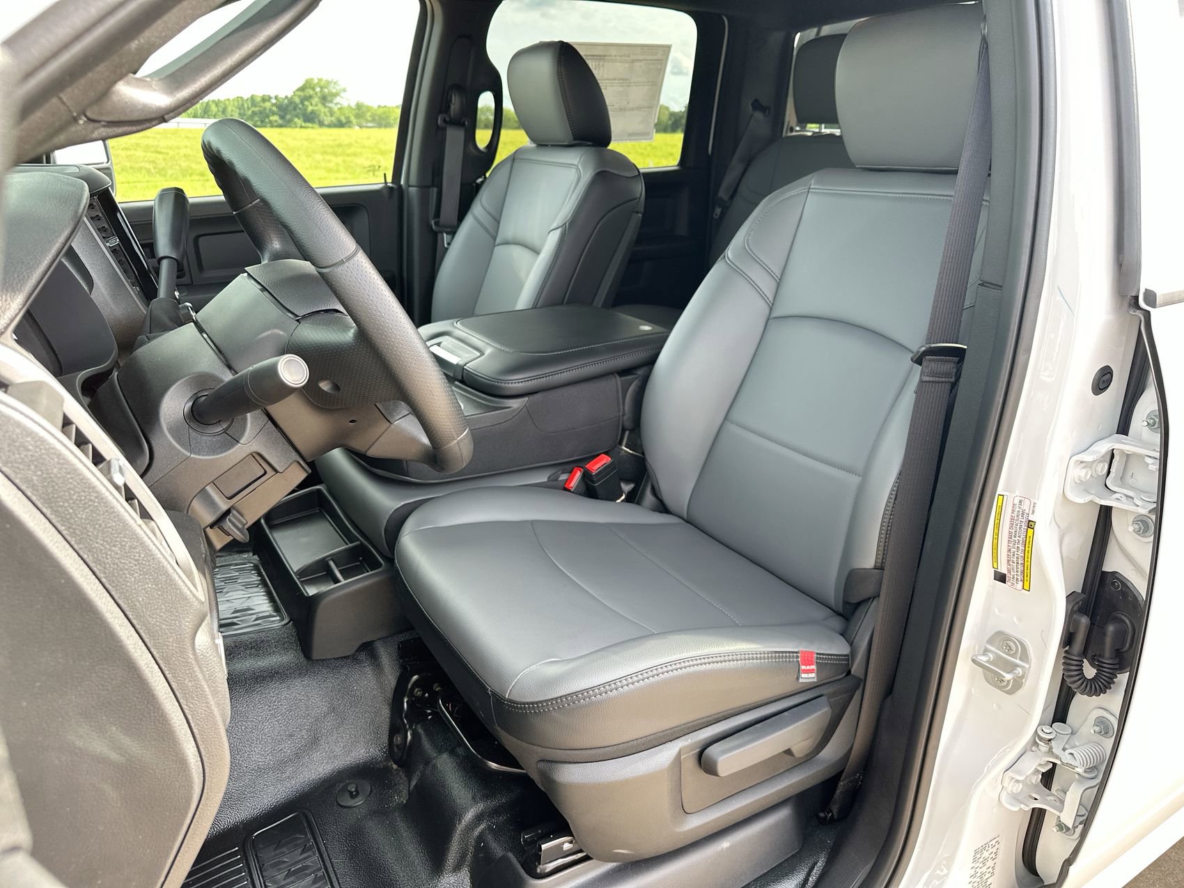 2026 RAM 3500 Chassis Tradesman - Photo 11