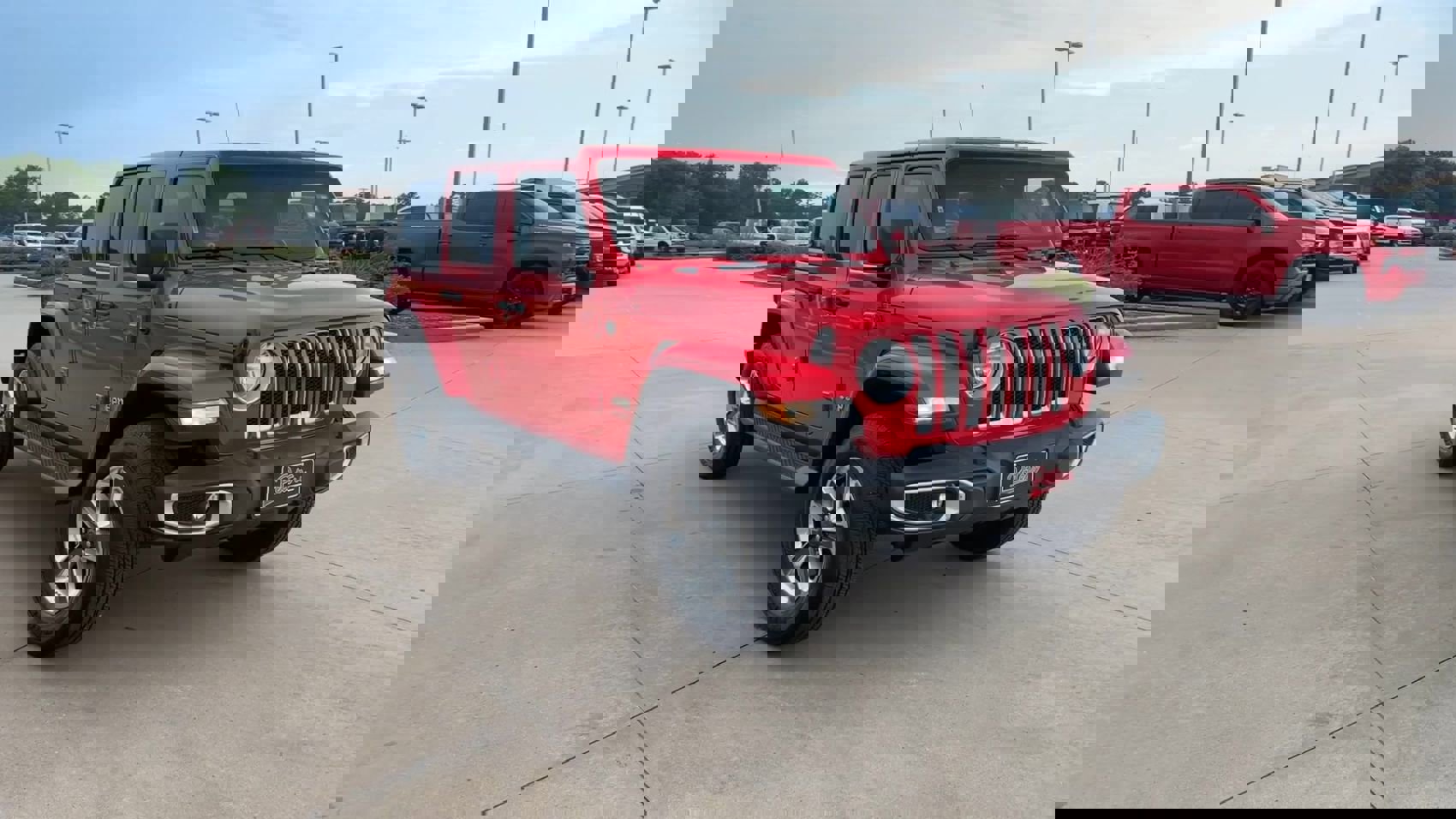 2020 Jeep Wrangler Unlimited Sahara photo 2