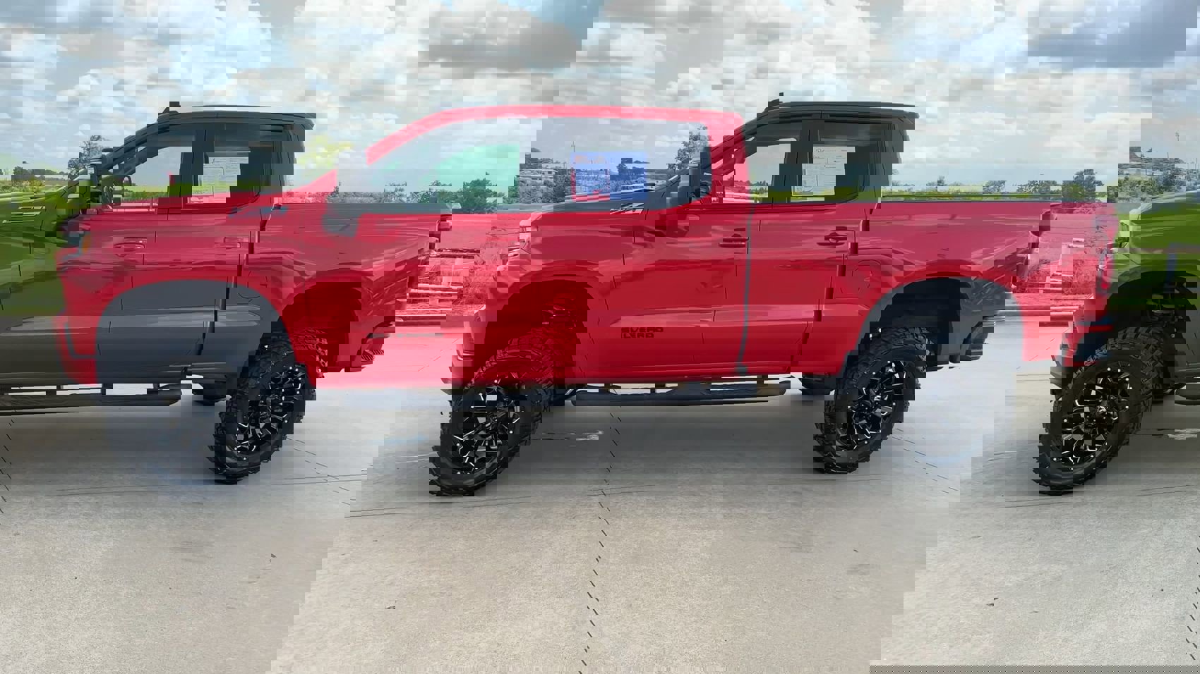 2022 Chevrolet Silverado 1500 RST photo 4