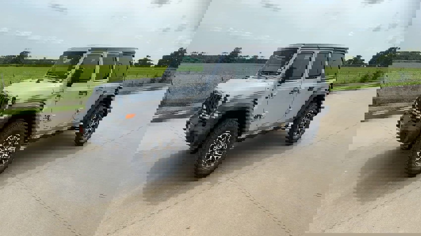 2024 Jeep Wrangler Sport photo 4