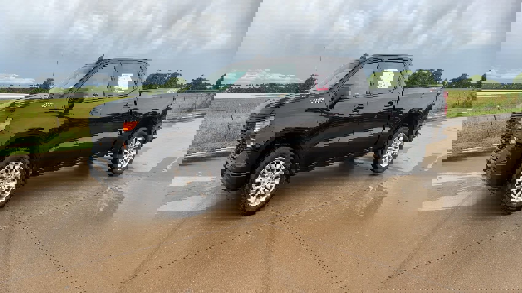 2024 Chevrolet Silverado 1500 Custom photo 4