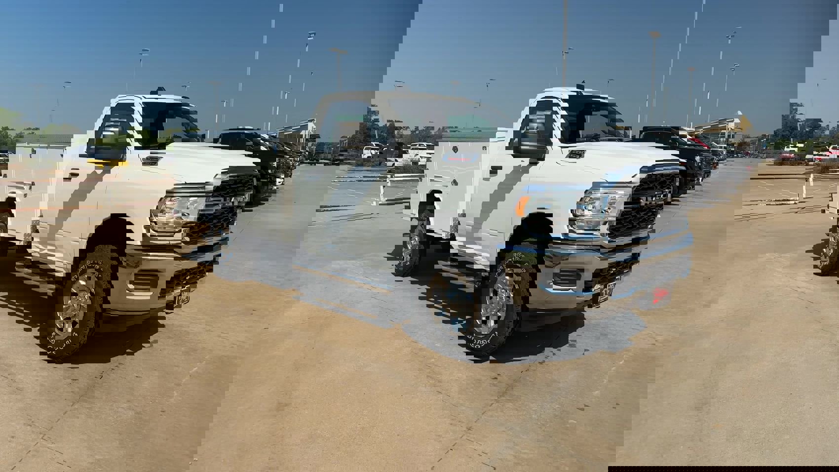 2024 Ram 2500 Tradesman photo 2