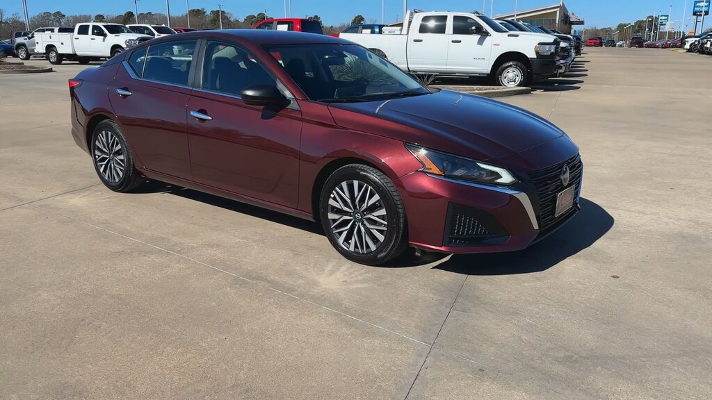 Used 2025 Nissan Altima SV SV FWD