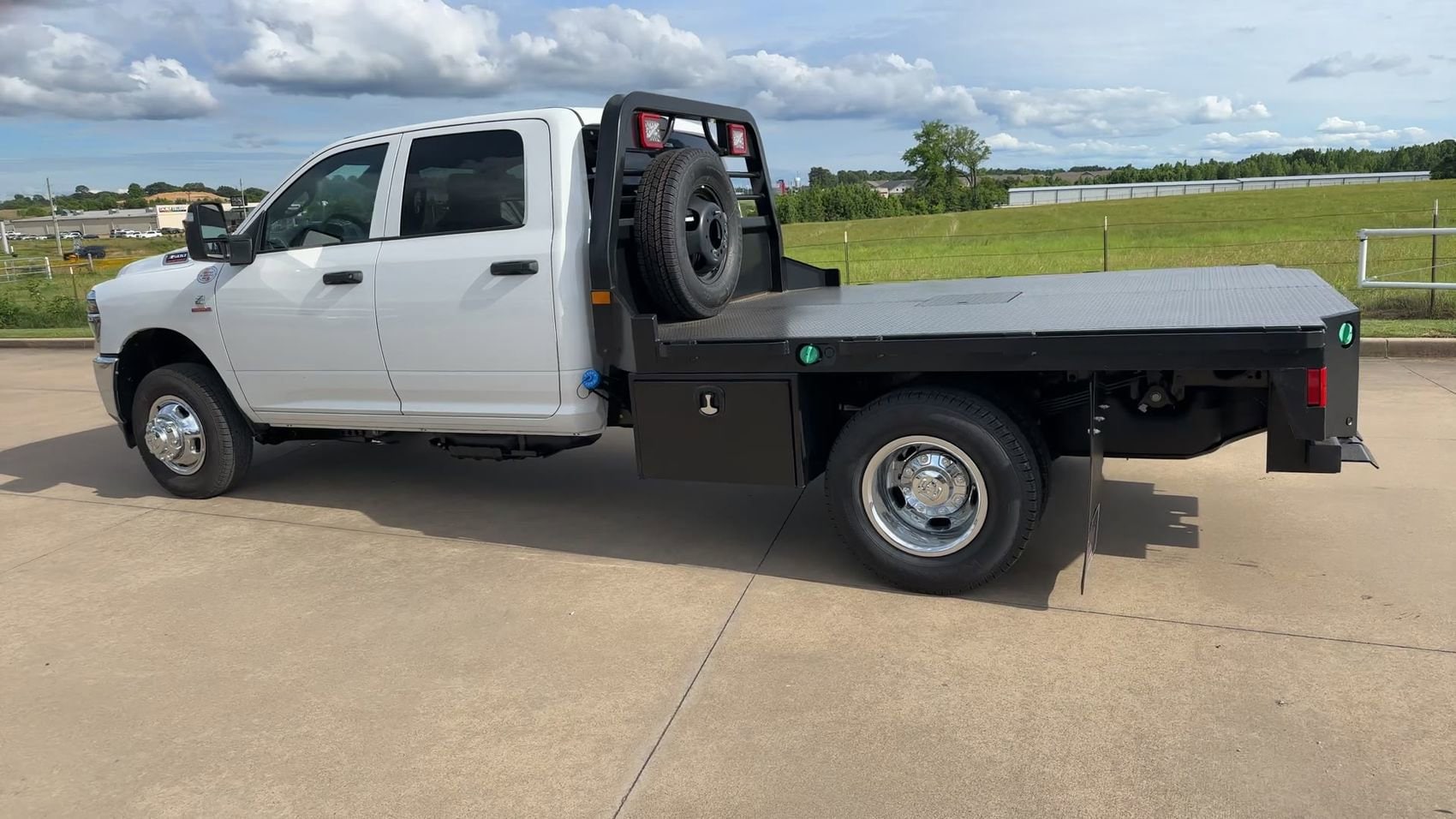 2026 RAM 3500 Chassis Tradesman - Photo 6